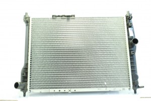 Радиатор охлаждения Chevrolet Lanos (02-) 1.5/1.6 MT (LRc 0563b) LRC0563B LUZAR