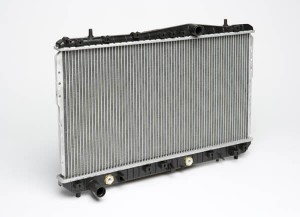 Радиатор охлаждения Chevrolet Lacetti (04-) 1.6/1.8 AT (LRc CHLt04244) LRCCHLT04244 LUZAR
